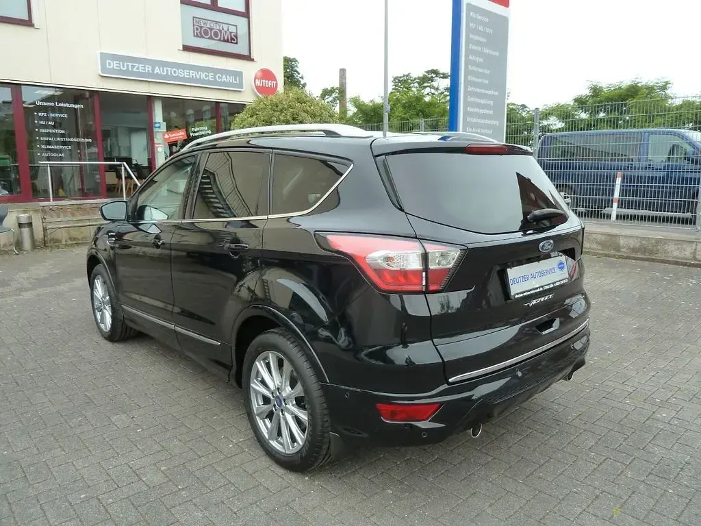 Gebraucht Ford Kuga Vignale 179 PS (131 kW) 2019 Schwarz SUV
