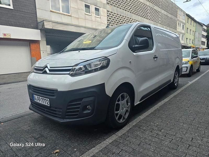 Weiß Gebraucht 2017 Citroën Jumpy Van / Kleinbus | 7.700 € (Superpreis) - Bild 1/4