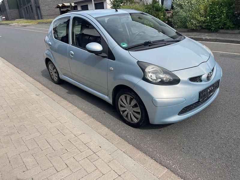 Silber Gebraucht 2007 Toyota Aygo Club Kleinwagen | 1.400 € (Guter Preis) - Bild 1/4