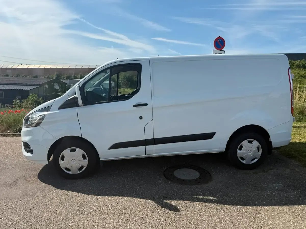 Gebraucht Ford Transit Custom 131 PS (96 kW) 2019 Weiß Van / Kleinbus