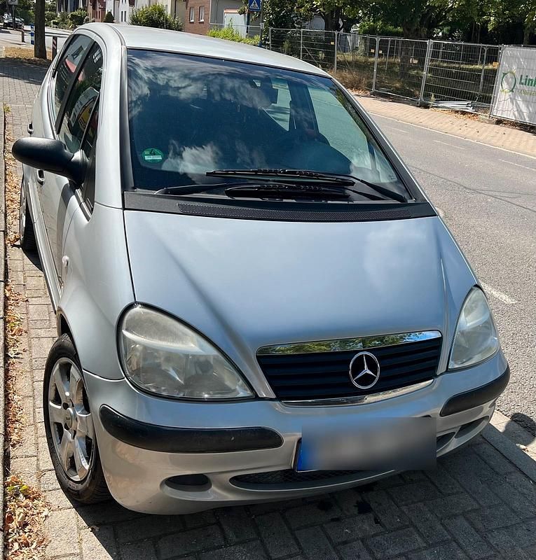 Grau Gebraucht 2001 Mercedes A160 Kleinwagen | 2.000 € (Fairer Preis) - Bild 1/4