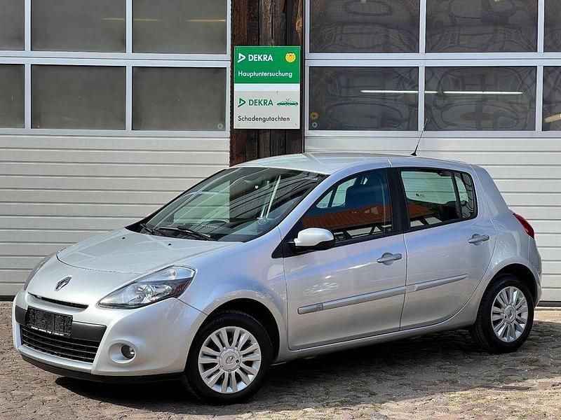 Gebraucht Renault Clio III Dynamique 101 PS (74 kW) 2009 Grau Limousine