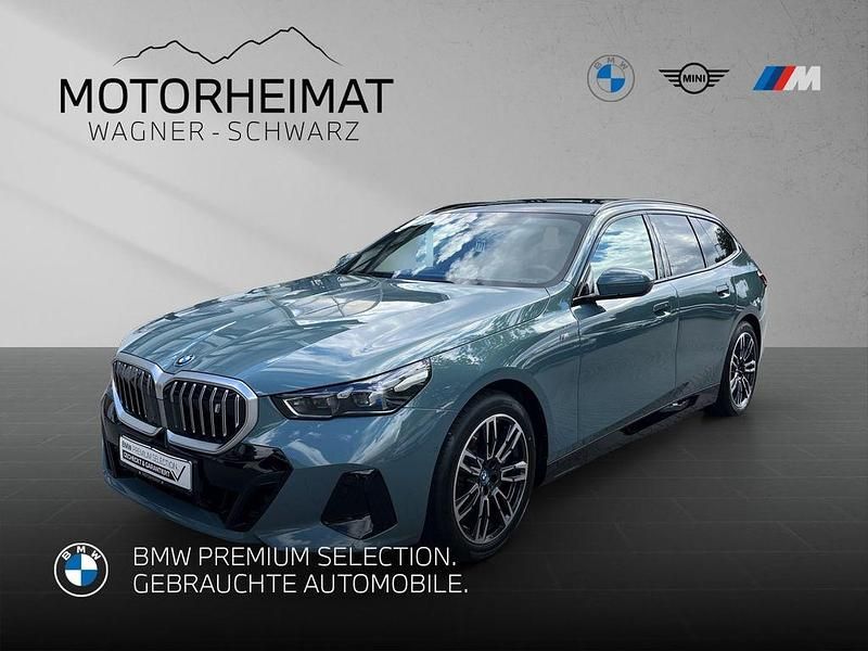 Grün Gebraucht 2025 BMW i5 M Sport Limousine | 59.900 € - Bild 1/3