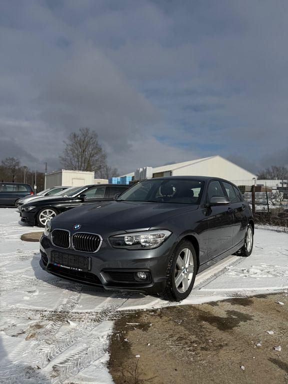 Gebraucht BMW 118 Advantage 136 PS (100 kW) 2017 Grau Kleinwagen