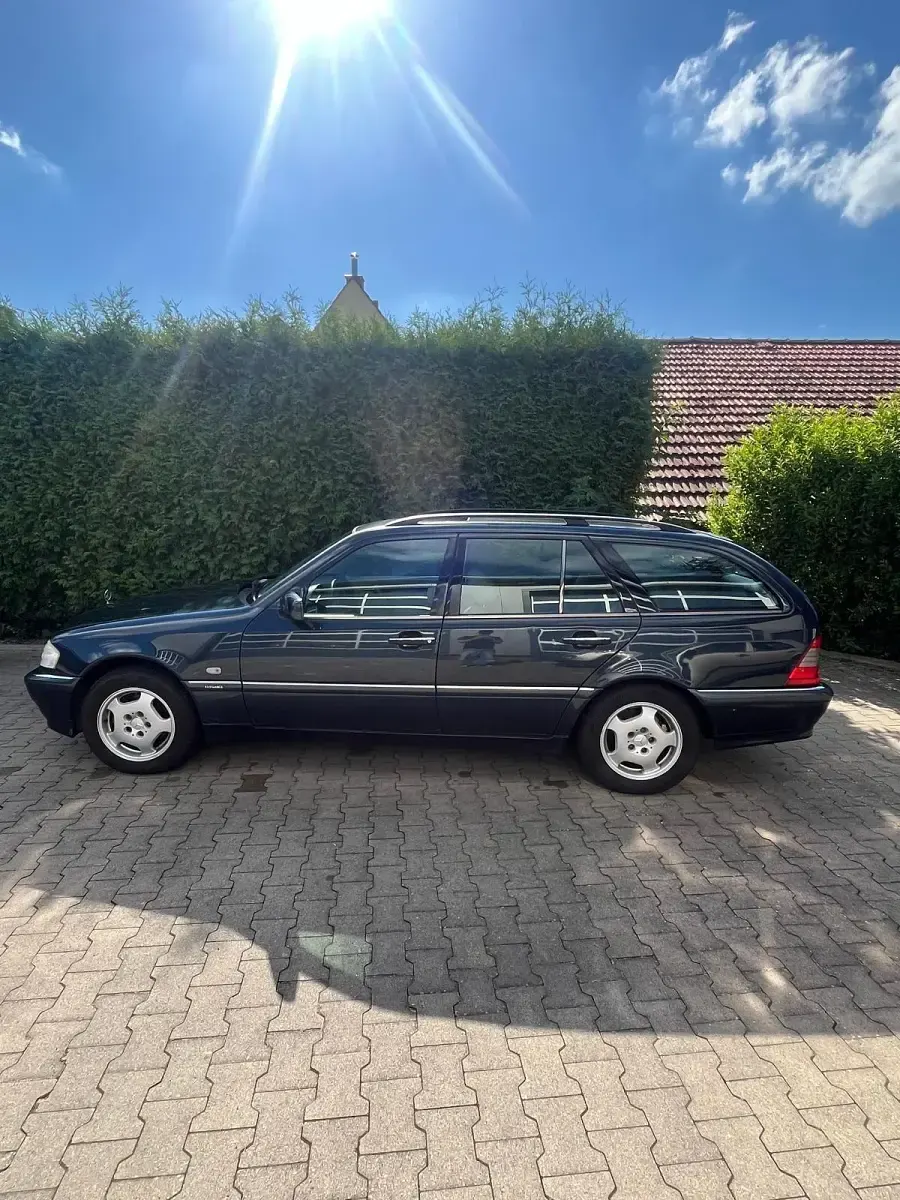 Gebraucht Mercedes C180 122 PS (89 kW) 1998 Blau Kombi