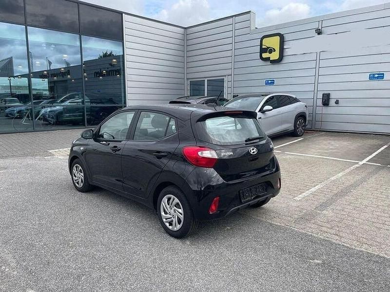 Gebraucht Hyundai i10 67 PS (49 kW) 2024 Schwarz Kleinwagen