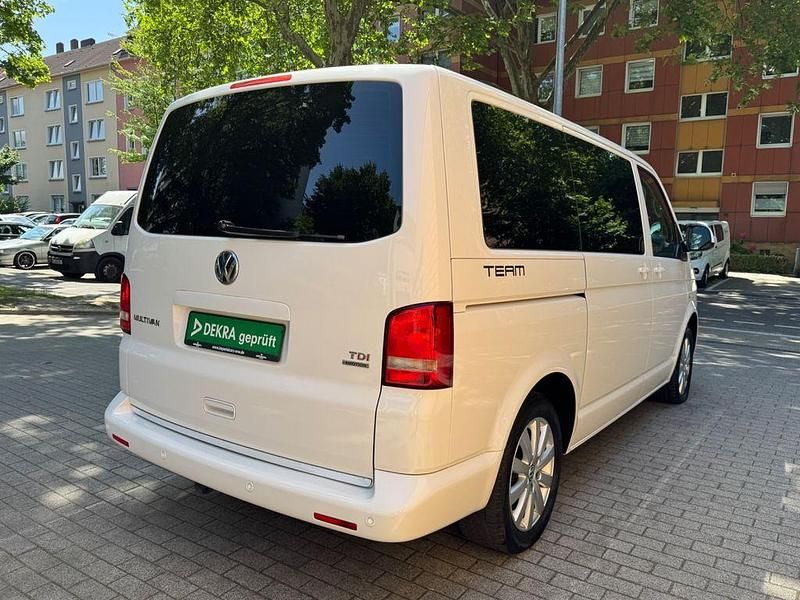 Gebraucht VW T5 Team 179 PS (131 kW) 2011 Candyweiss Van