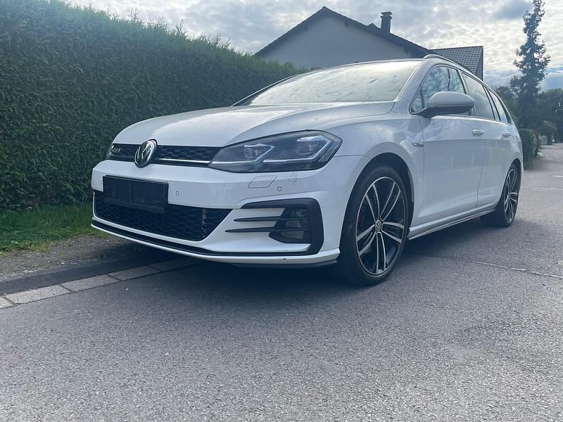 Weiß Gebraucht 2017 VW Golf VII GTD Kombi | 16.100 € (Fairer Preis) - Bild 1/4