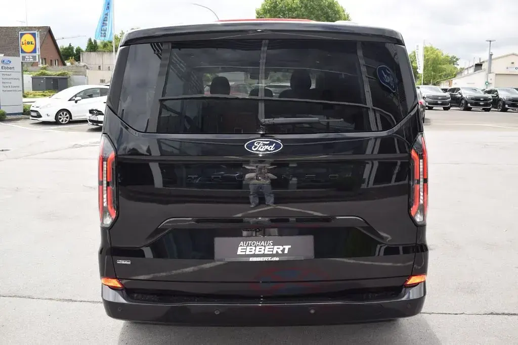 Neu Ford Tourneo Titanium X 232 PS (170 kW) 2026 Schwarz Van / Kleinbus