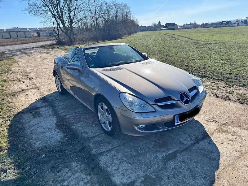Gebraucht Mercedes SLK280 231 PS (169 kW) 2006 Silber Cabrio