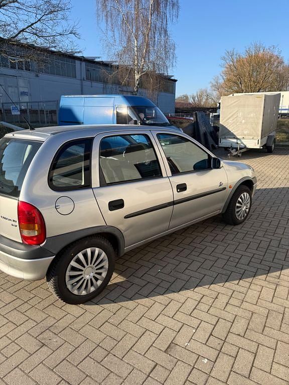 Gebraucht Opel Corsa 54 PS (39 kW) 1999 Silber Limousine