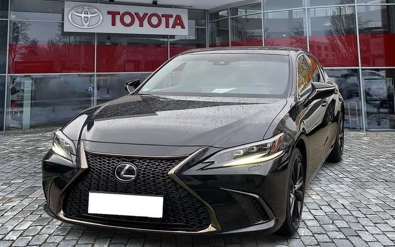 Schwarz Gebraucht 2022 Lexus ES300H Sport Line Limousine | 38.990 € (Fairer Preis) - Bild 1/4