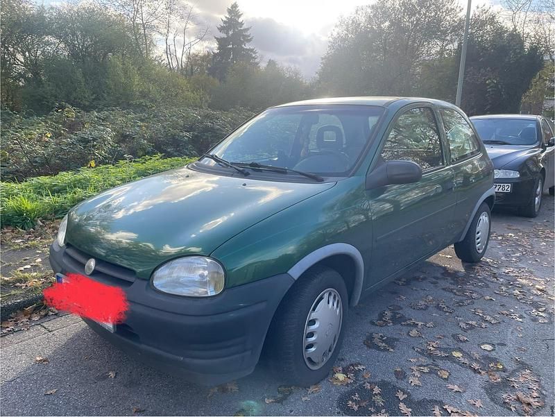 Grün Gebraucht 1996 Opel Corsa Kleinwagen | 900 € (Fairer Preis) - Bild 1/4