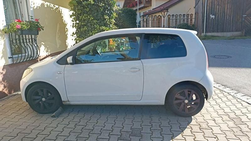 Weiß Gebraucht 2012 Seat Mii Kleinwagen | 1.750 € (Superpreis) - Bild 1/4