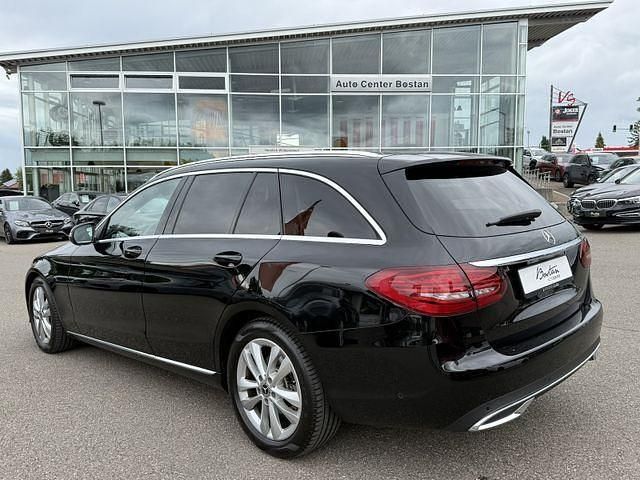 Gebraucht Mercedes C180 Avantgarde 156 PS (114 kW) 2021 Schwarz Kombi