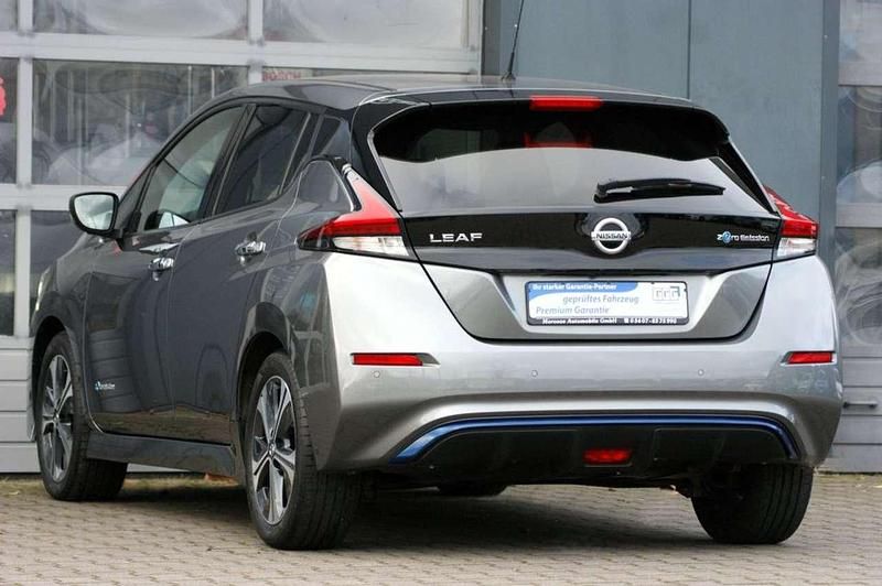 Gebraucht Nissan Leaf N-Connecta 110 kW (150 PS) 2020 Gun metallic Kleinwagen