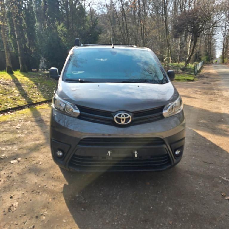 Gebraucht Toyota Proace 144 PS (105 kW) 2022 Grau Van / Kleinbus