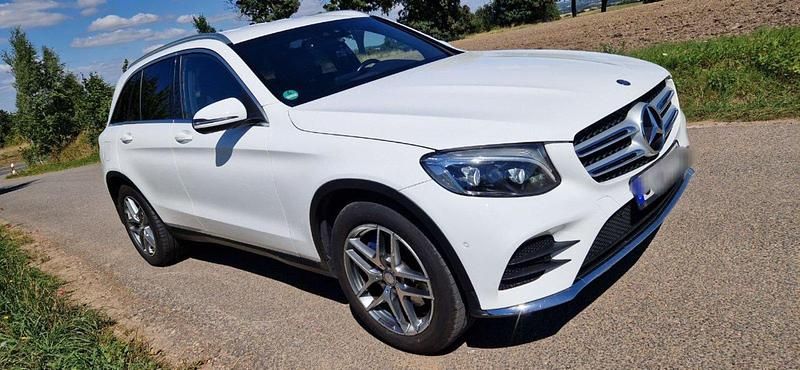 Weiß Gebraucht 2015 Mercedes GLC250 AMG line SUV | 18.500 € (Guter Preis) - Bild 1/4