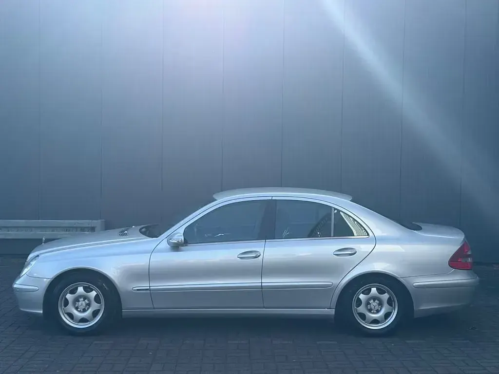 Gebraucht Mercedes E240 Classic 177 PS (130 kW) 2004 Limousine