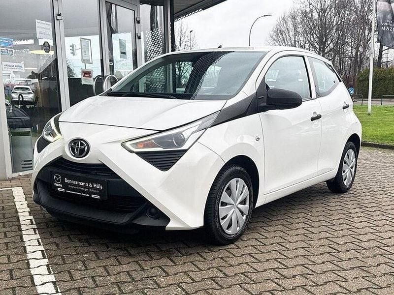 Gebraucht Toyota Aygo 72 PS (52 kW) 2018 Weiß Kleinwagen