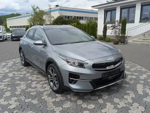 Gebraucht Kia XCeed Vision 141 PS (103 kW) 2022 Grau SUV