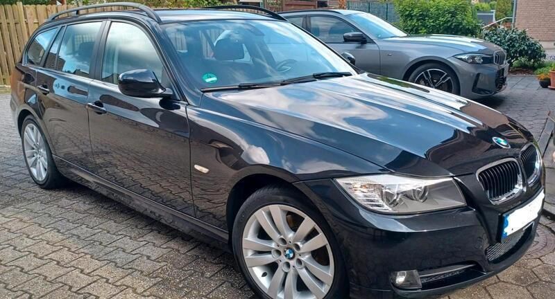 Schwarz Gebraucht 2010 BMW 318 Kombi | 5.900 € (Fairer Preis) - Bild 1/4