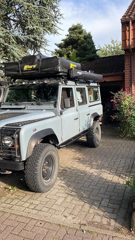 Grau Gebraucht 1999 Land Rover Defender SUV | 34.000 € - Bild 1/4