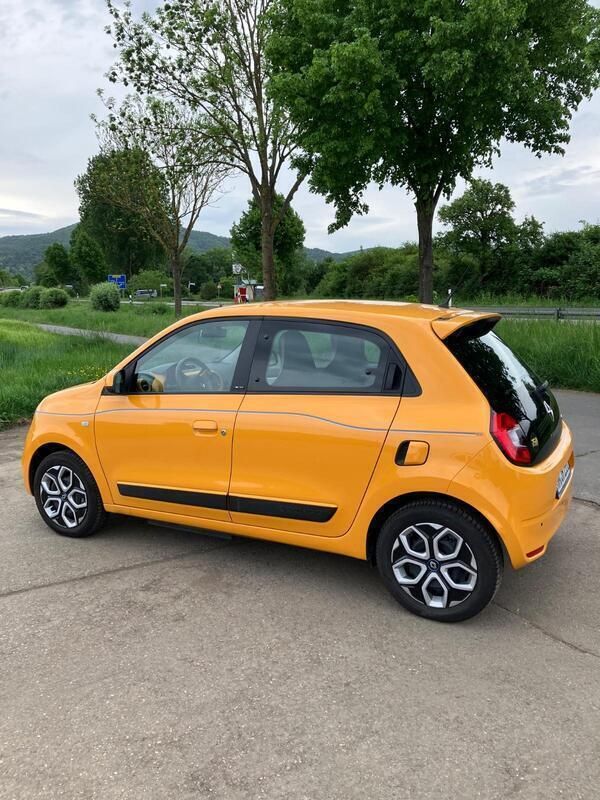 Orange Gebraucht 2021 Renault Twingo Kleinwagen | 10.500 € (Guter Preis) - Bild 1/4