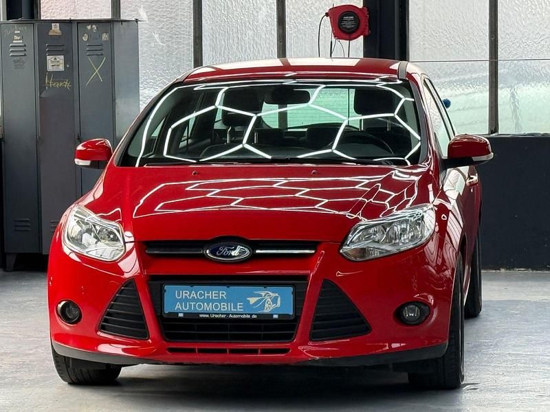 Gebraucht Ford Focus SYNC Edition 101 PS (74 kW) 2013 Rot Kombi