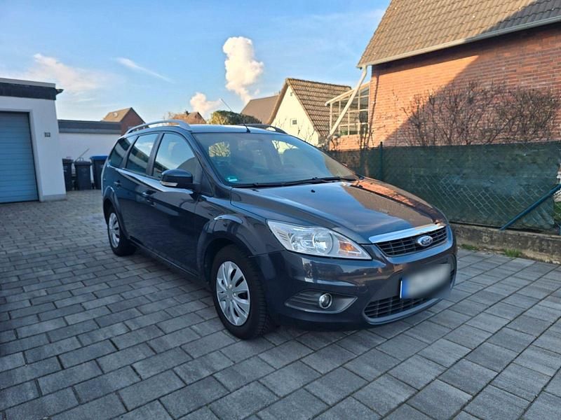 Usata Ford Focus 101 CV (74 kW) 2010 Grigio Station wagon