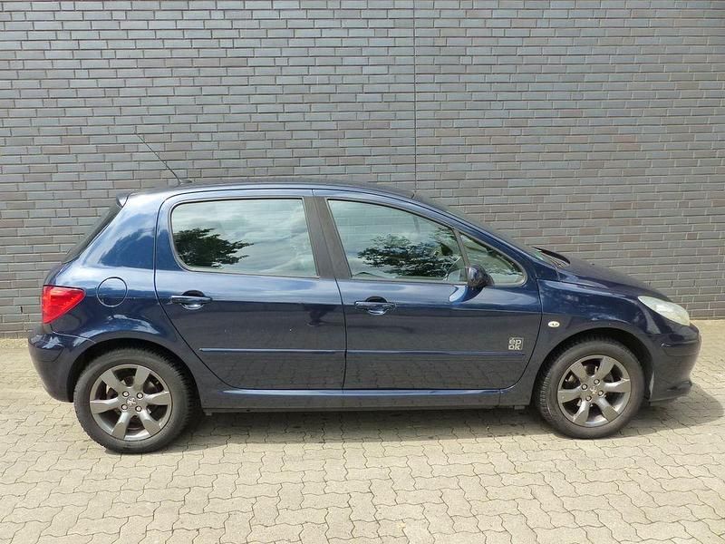 Blau Gebraucht 2007 Peugeot 307 Limousine | 2.300 € (Fairer Preis) - Bild 1/4