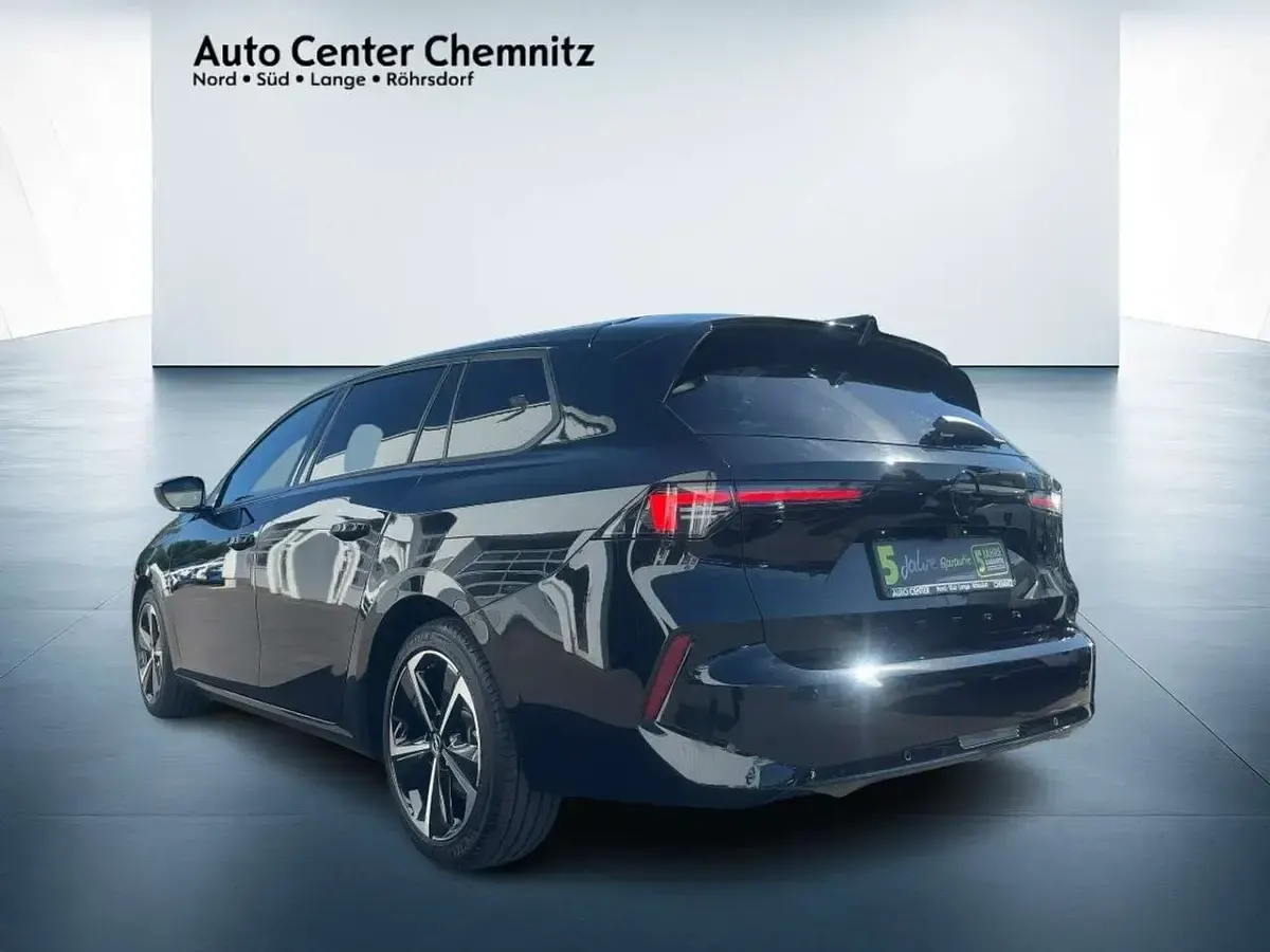 Gebraucht Opel Astra 131 PS (96 kW) 2024 Diamant schwarz Kleinwagen