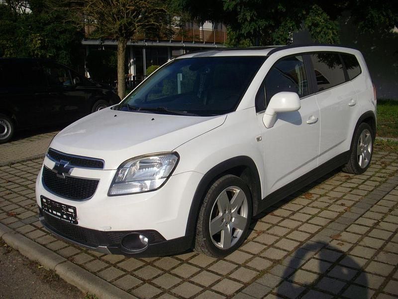Weiß Gebraucht 2012 Chevrolet Orlando Van / Kleinbus | 4.700 € (Superpreis) - Bild 1/4