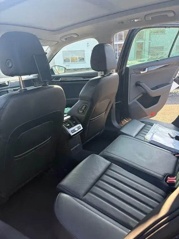 Używany Skoda Superb LAURIN & KLEMENT 190 KM (139 kW) 2016 Niebieski Kombi