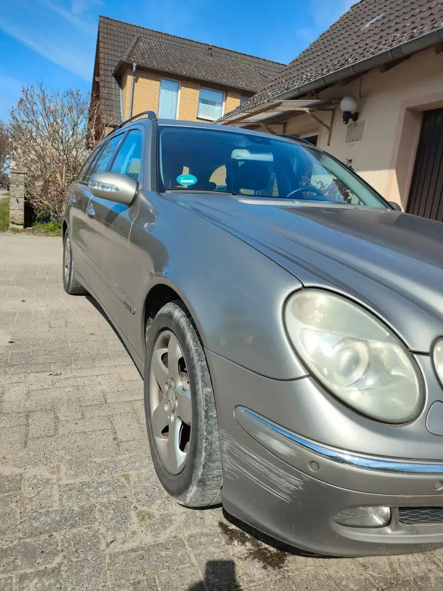 Gebraucht Mercedes E200 163 PS (119 kW) 2006 Grau Kombi