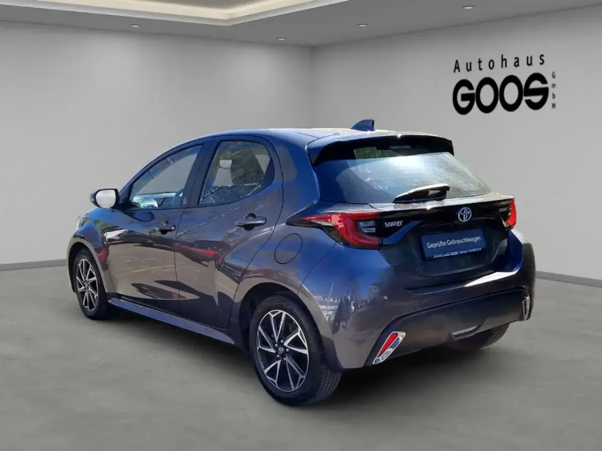 Gebraucht Toyota Yaris Hybrid Team 116 PS (85 kW) 2022 Grey metallic Kleinwagen