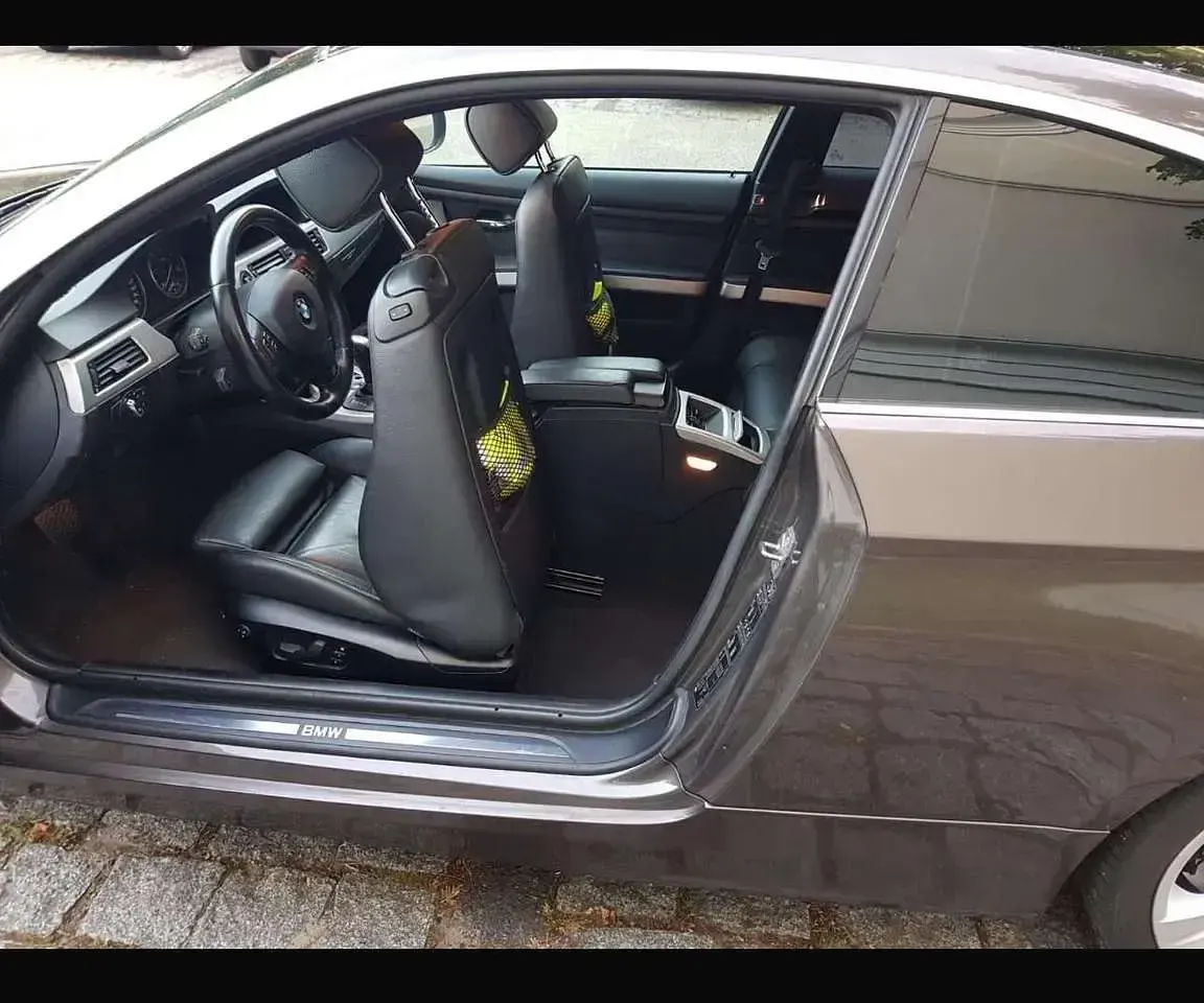 Gebraucht BMW 330 245 PS (180 kW) 2010 Coupé