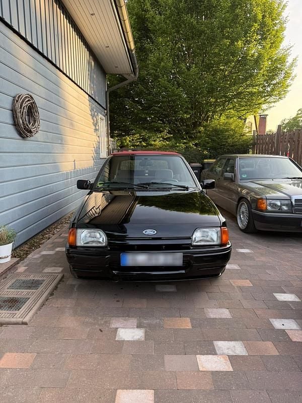 Gebraucht Ford Escort Cabriolet 73 PS (53 kW) 1990 Schwarz Cabrio