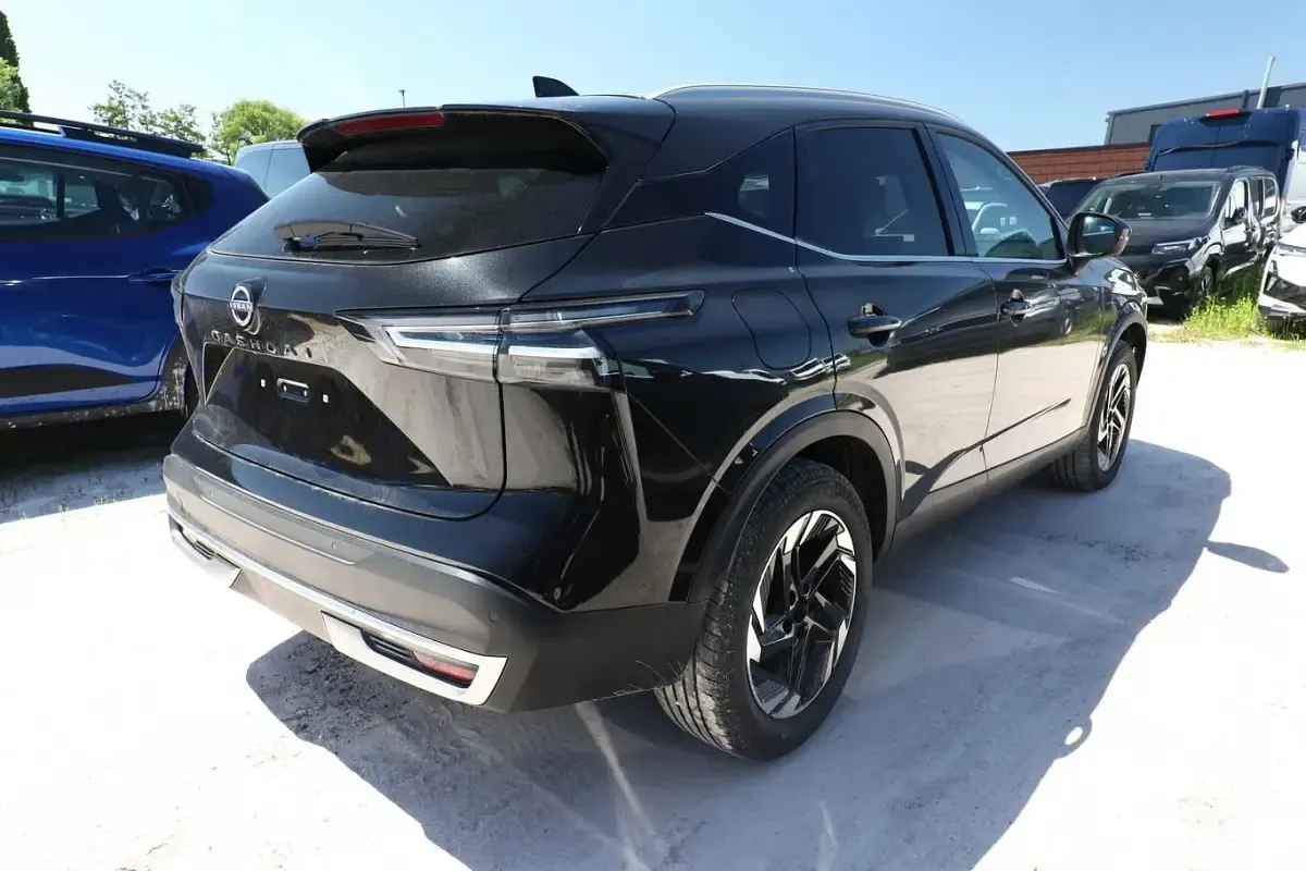 Neu Nissan Qashqai 360º 158 PS (116 kW) 2026 Pearl black perleffekt SUV