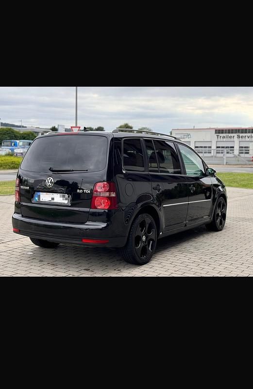 Schwarz Gebraucht 2009 VW Touran Van / Kleinbus | 3.600 € (Fairer Preis) - Bild 1/4