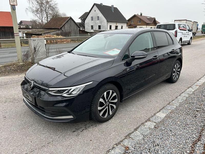 Gebraucht VW Golf VII Active 150 PS (110 kW) 2021 Schwarz Kleinwagen