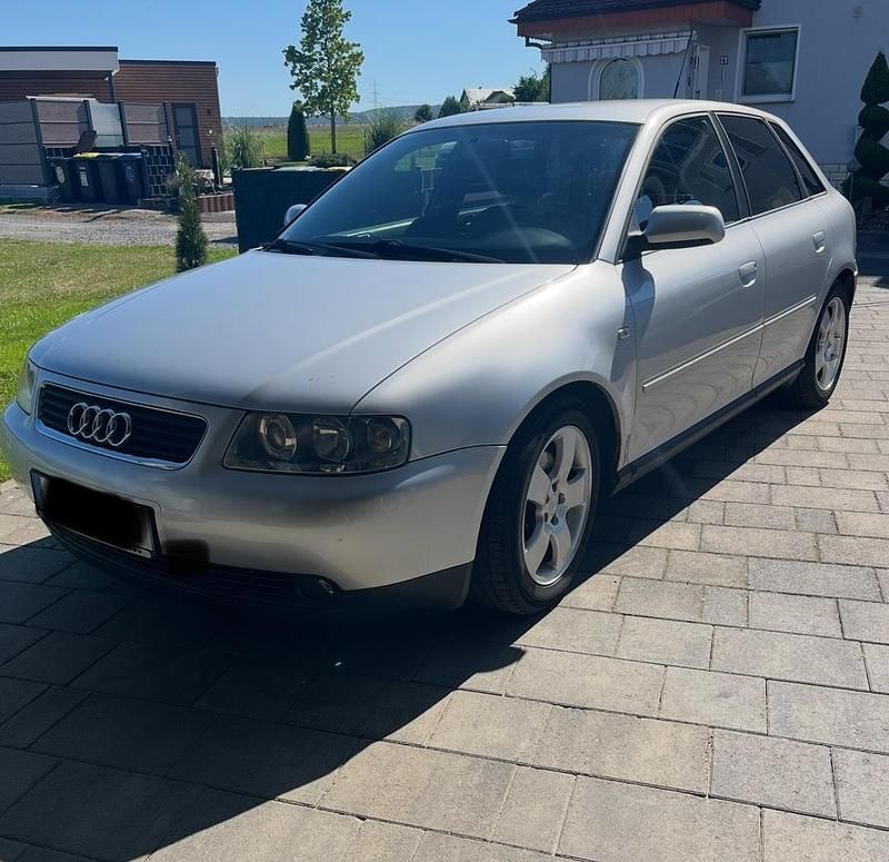 Silber Gebraucht 2002 Audi A3 Limousine | 2.250 € (Fairer Preis) - Bild 1/4