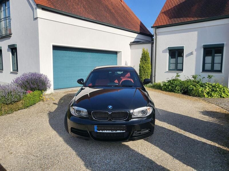 Schwarz Gebraucht 2012 BMW 135 Coupé Coupé | 25.000 € (Fairer Preis) - Bild 1/4