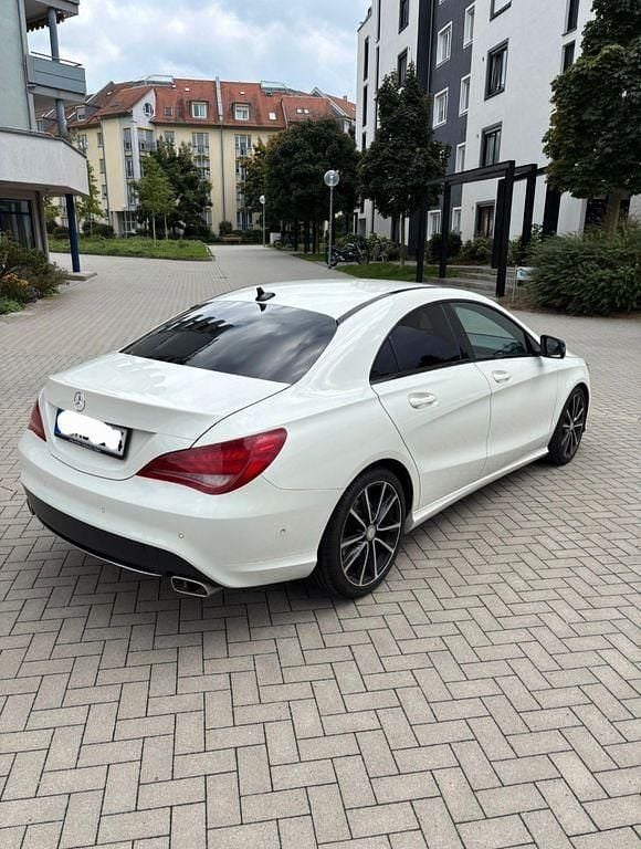 Gebraucht Mercedes CLA180 122 PS (89 kW) 2013 Weiß Limousine