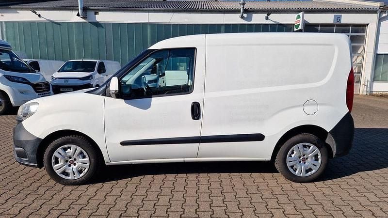 Gebraucht Fiat Doblò 95 PS (69 kW) 2017 Weiß Van / Kleinbus