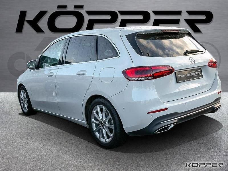 Gebraucht Mercedes B220 190 PS (139 kW) 2020 Digitalweiß Van / Kleinbus
