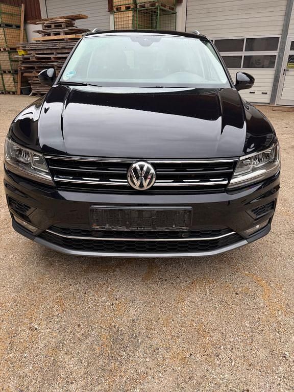 Gebraucht VW Tiguan Highline 150 PS (110 kW) 2020 Schwarz SUV