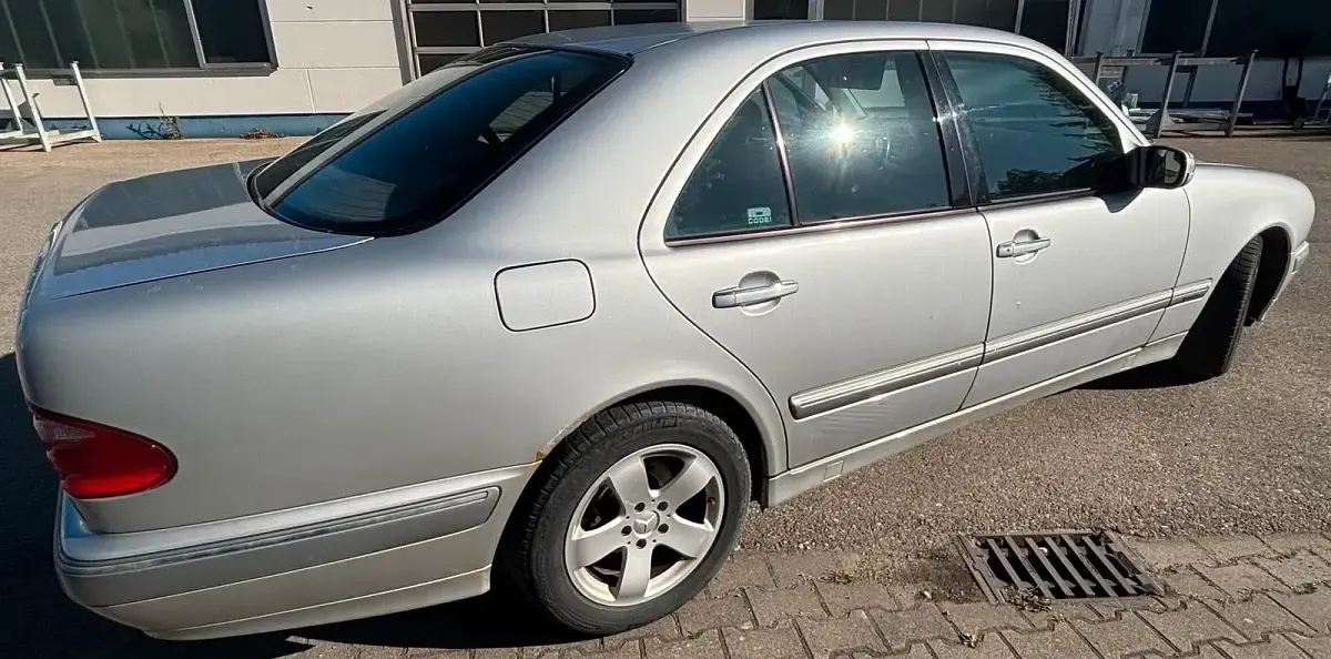 Occasion Mercedes E200 Elegance 163 ch (119 kW) 2000 Argent Berline