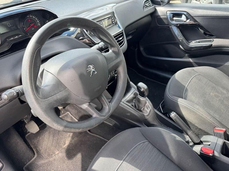 Gebraucht Peugeot 208 Access 68 PS (50 kW) 2015 Kleinwagen
