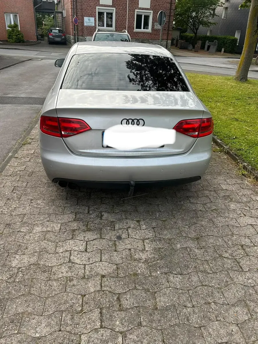 Gebraucht Audi A4 120 PS (88 kW) 2009 Silber Limousine